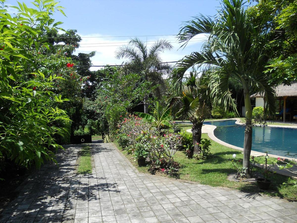 Sunset Villa Senggigi Exterior photo